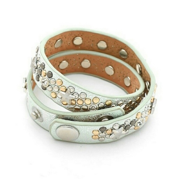 Leather Star Wrap Snap Bracelet - Picture 6 of 8